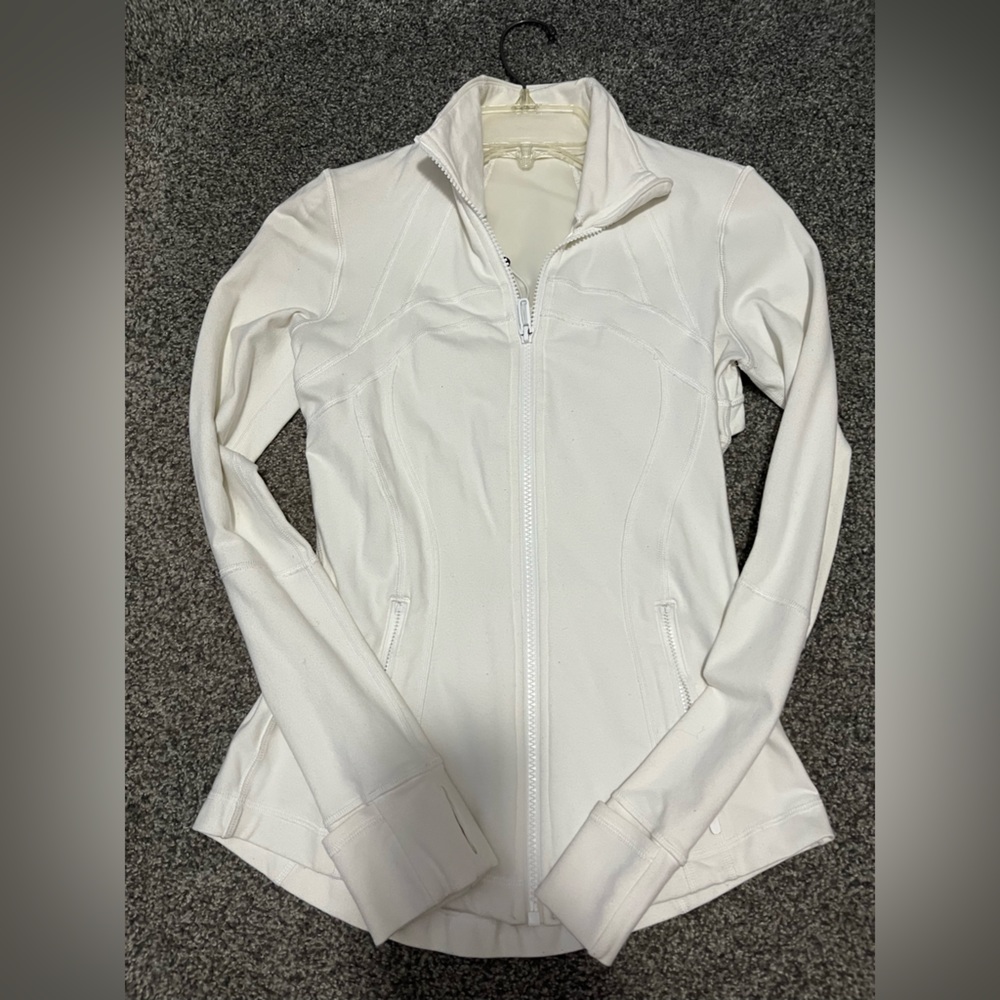 Lululemon define jacket size 4